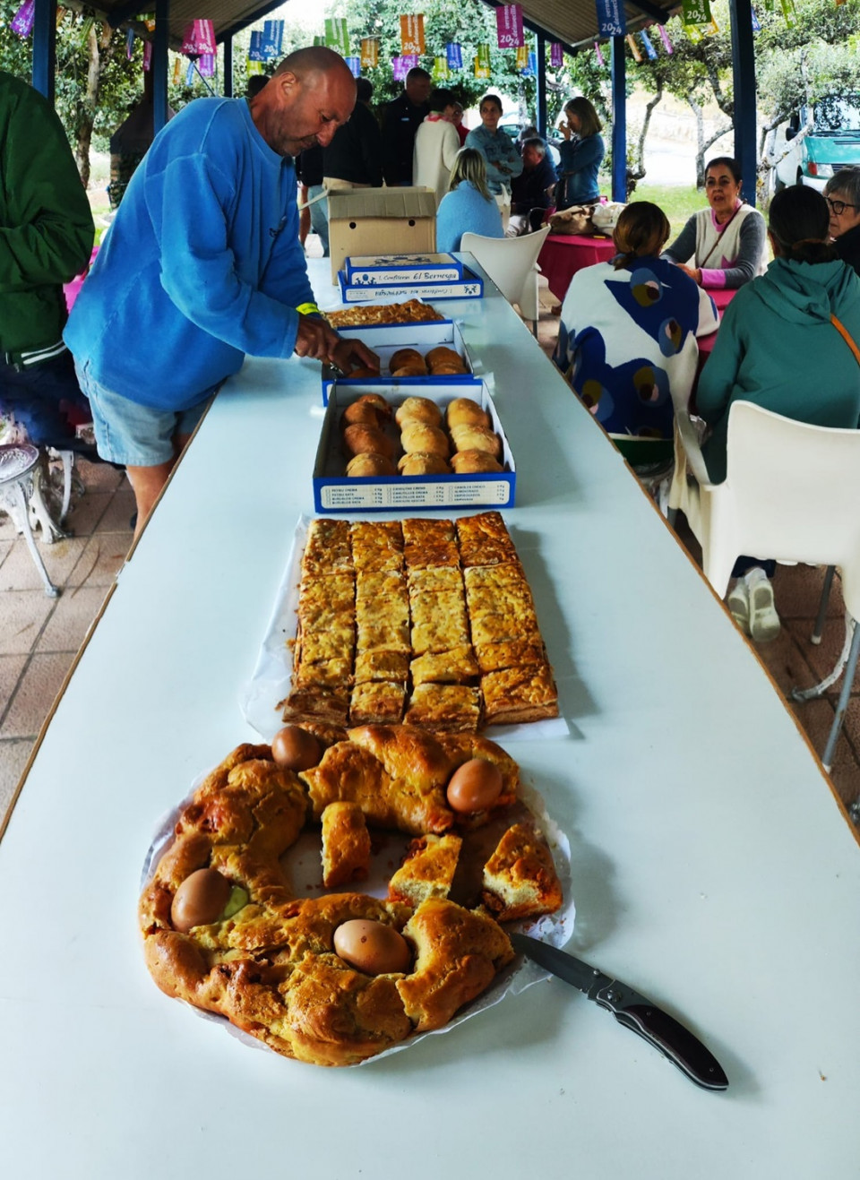 Preparando la merienda  cena