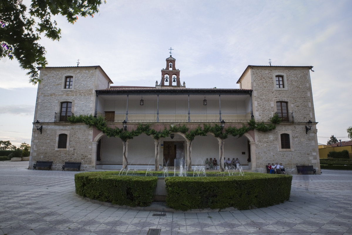 Fachada Virgen de las Viu00f1as, Aranda de Duero