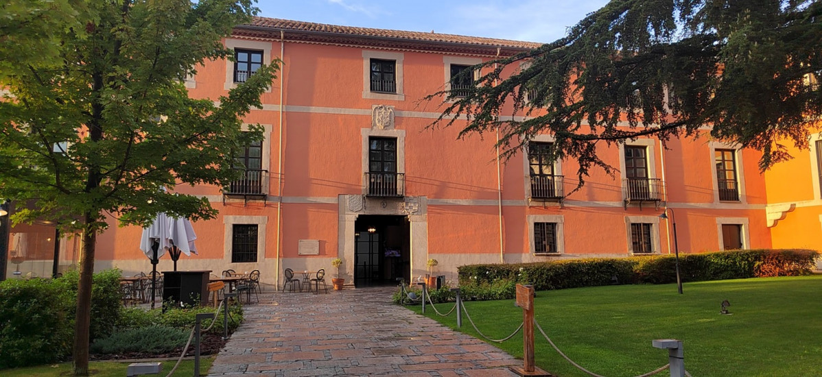 Fachada Hotel Sofraga Palacio