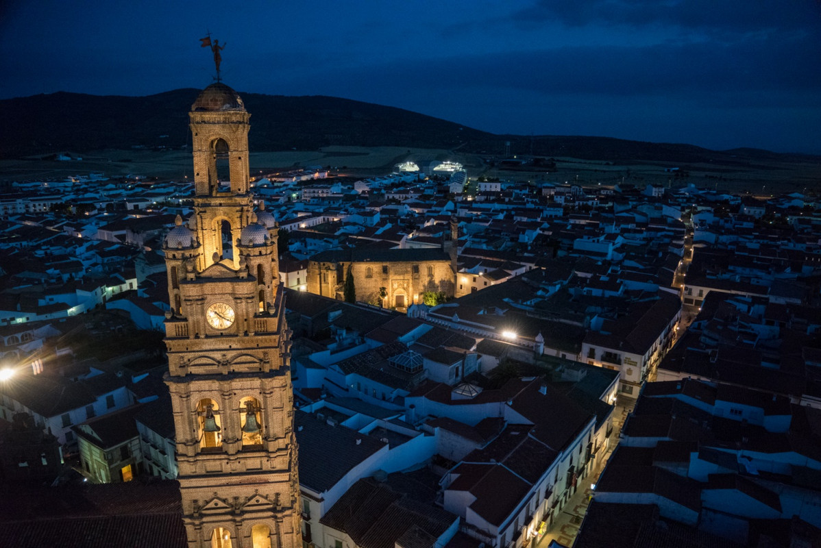 Llerena iluminada