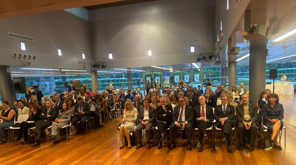 INVITADOS Y PARTICIPANTES EN LOS PREMIOS