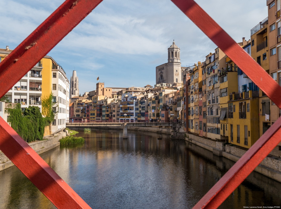 Puente Eiffel Girona. Laurence Norah.Archivo Imagenes PTCBG