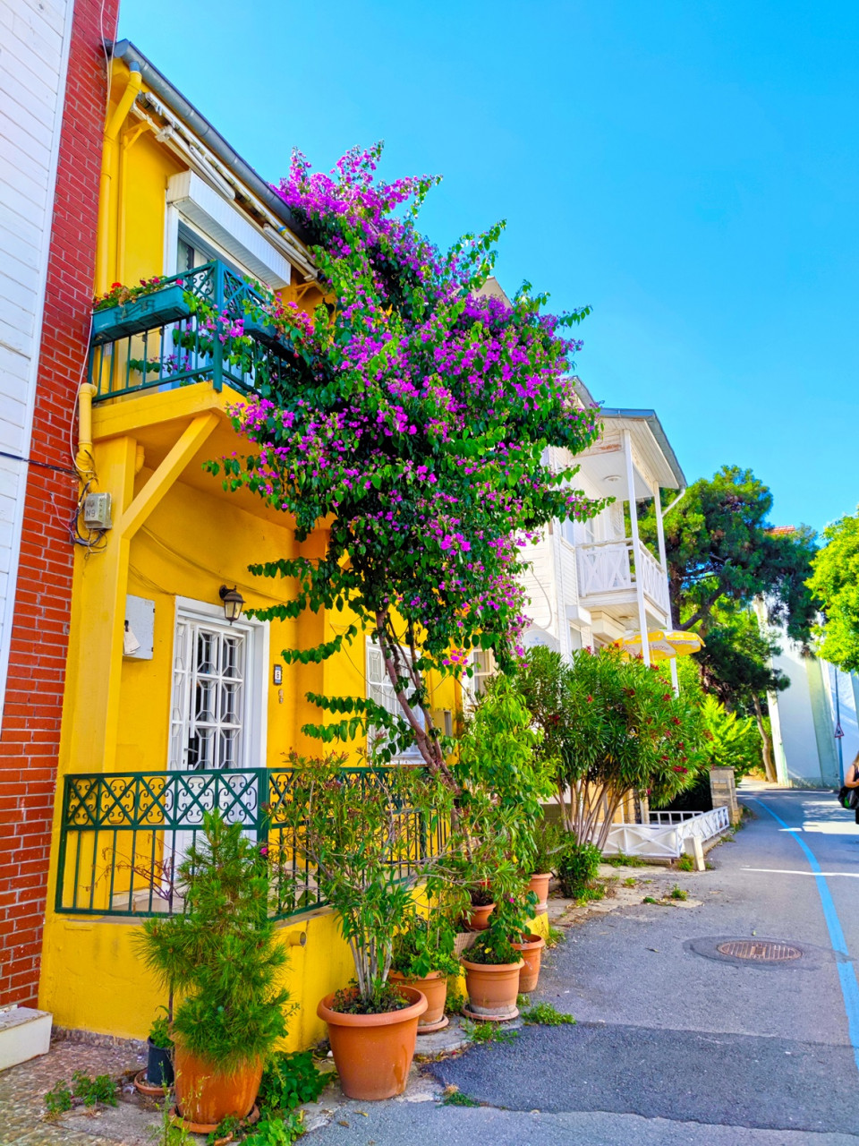 İstanbul, calle típica de Burgazada