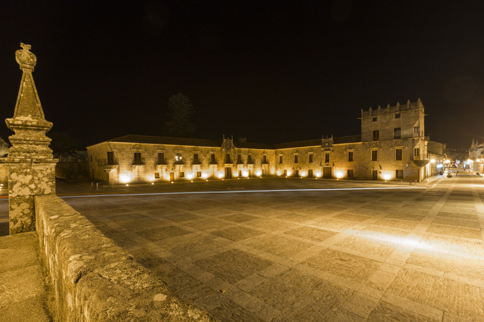 Plaza Fefiñanes, Cambados
