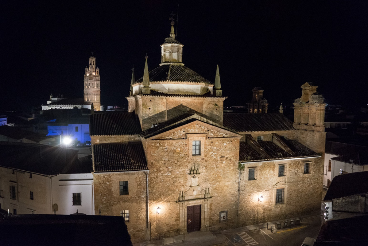 Llerena, iluminada