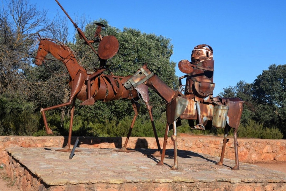 Montesinos, don quijote y sancho panza junto al camino a la cueva de montesinos ossa de montiel albacete Don Quijote y Sancho Panza junto al camino a la Cueva de Montesinos. Ossa de Montiel, Albacete