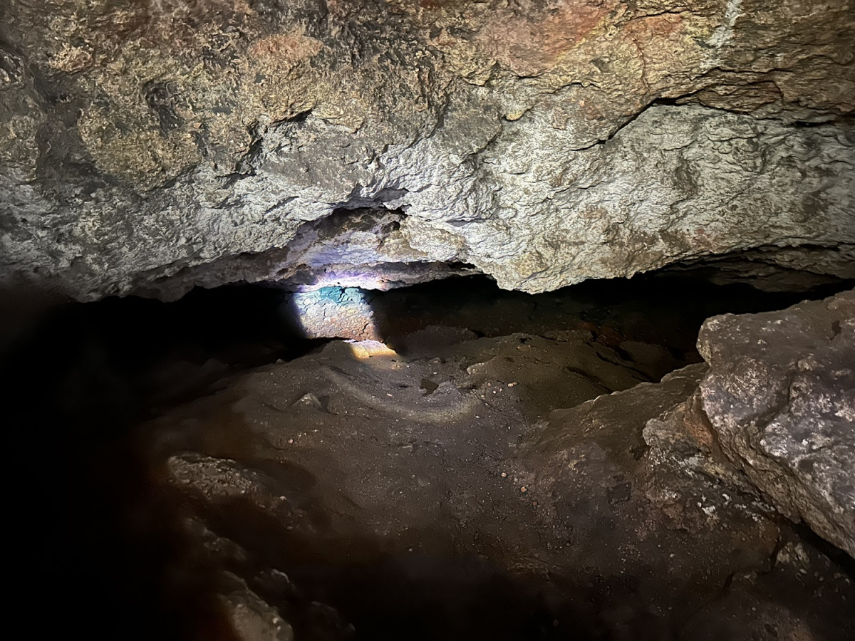 Cueva de Montesinos,  pequeu00f1o llago de agua interior