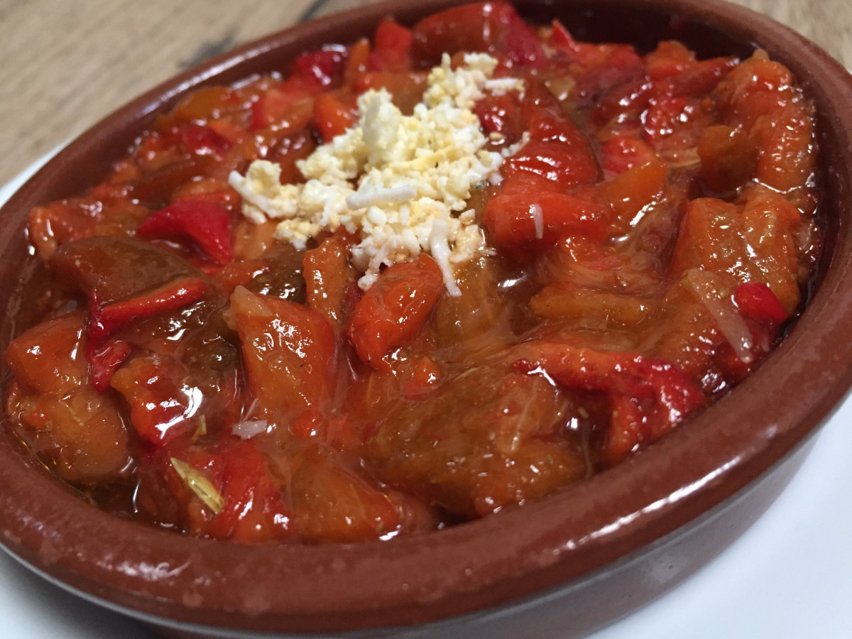 Mesu00f3n Cuevas del Vino, Pimientos, asados