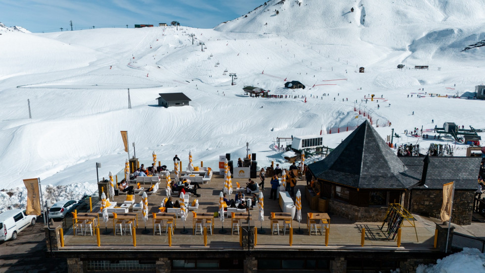 Pasnorámica Terraza Boutique Sarrios, Veuve Clicquot