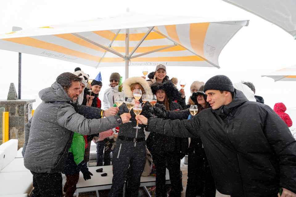 Terraza Boutique Sarrios, Veuve Clicquot 3