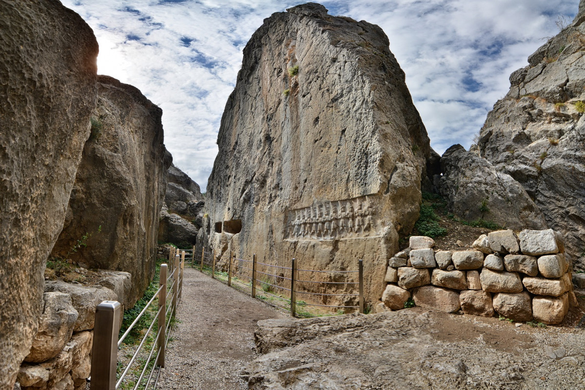 Corum Hattussa Ancient City Algunos llaman a Yazu0131lu0131kaya en Turquu00eda la Capilla Sixtina del arte religioso hitita
