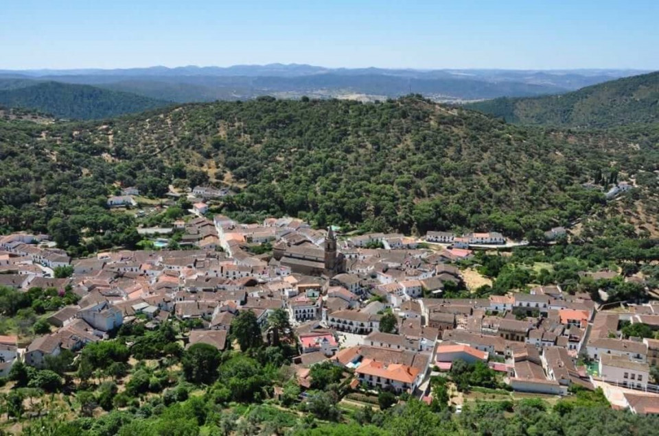 Alájar, Huelva vista desde el Mirador de Peña de Arias Montano