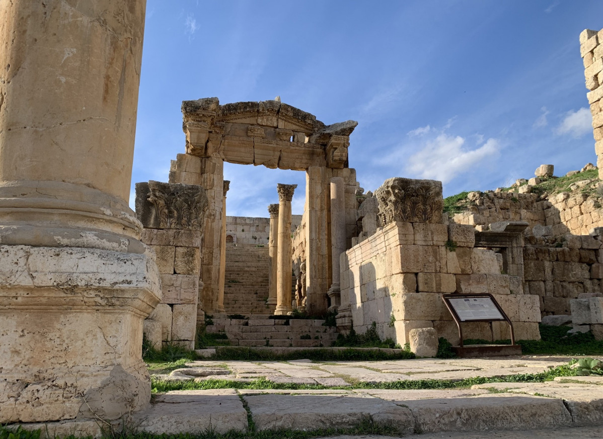 Jerash, Catedral y la entrada. L iglesia bizantina mu00e1s antigua conocida en Gerasa IMG 3238