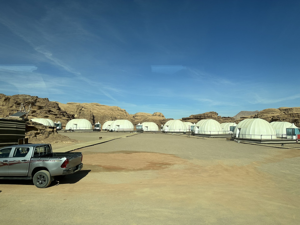 Wadi Rum, Instalaciones hoteleras