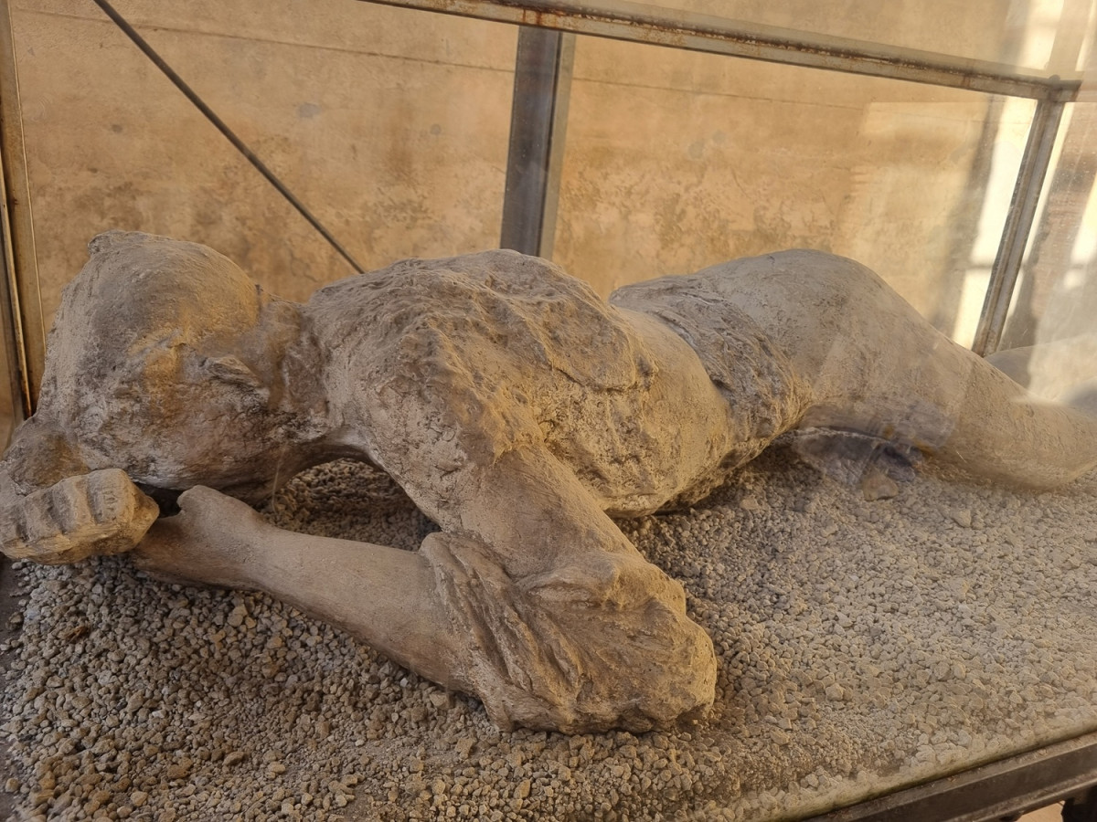 CADAVER PETRIFICADO