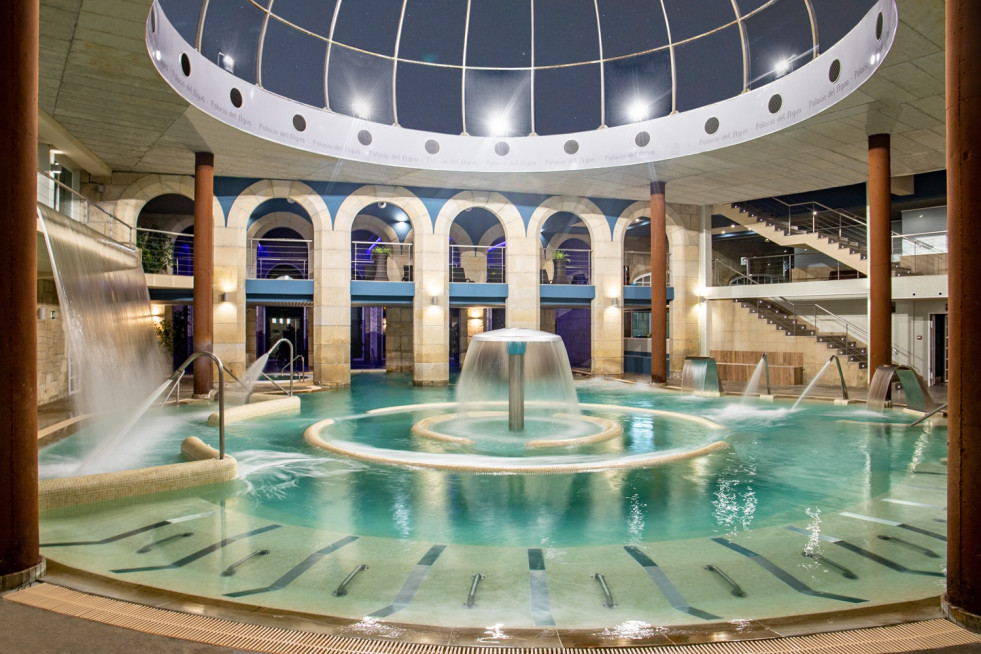NUEVO PALACIO DEL AGUA. NOCTURNA