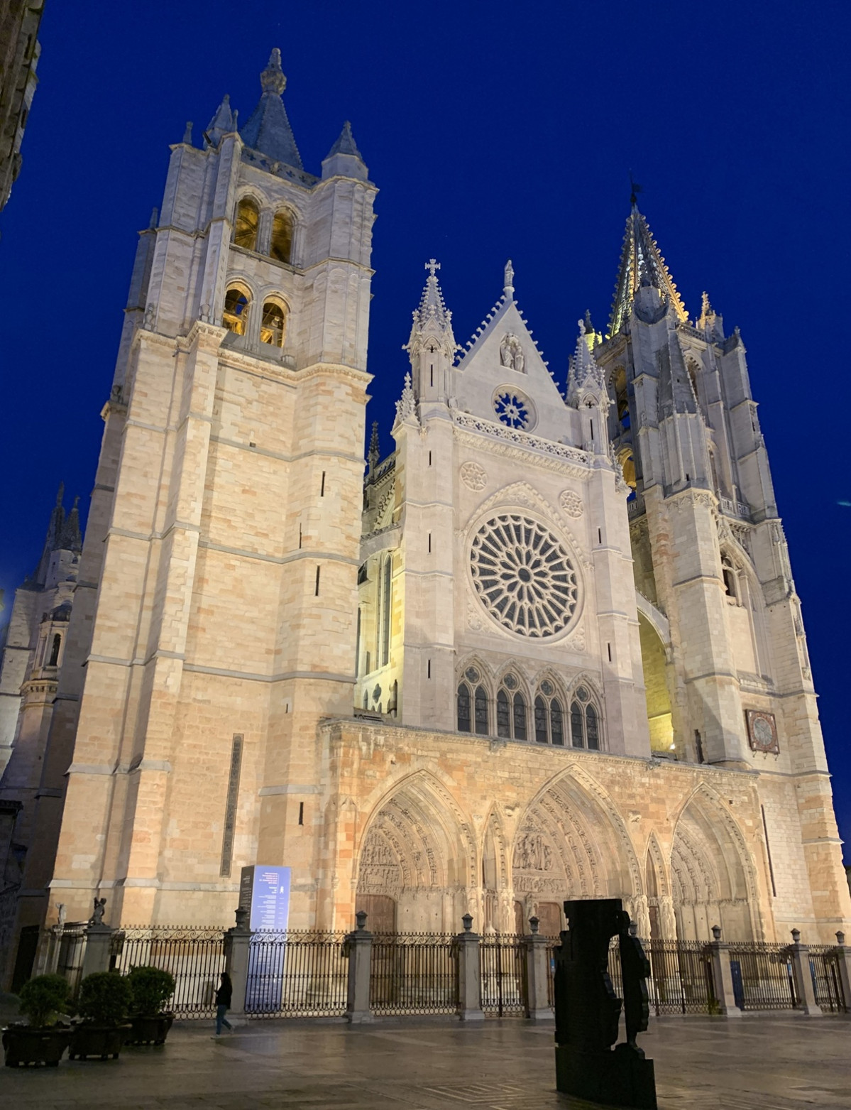 Catedral de Leu00f3n, @Antu00f3n Alonso
