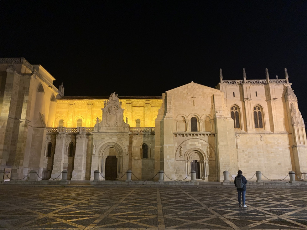 San Isidoro noche, León