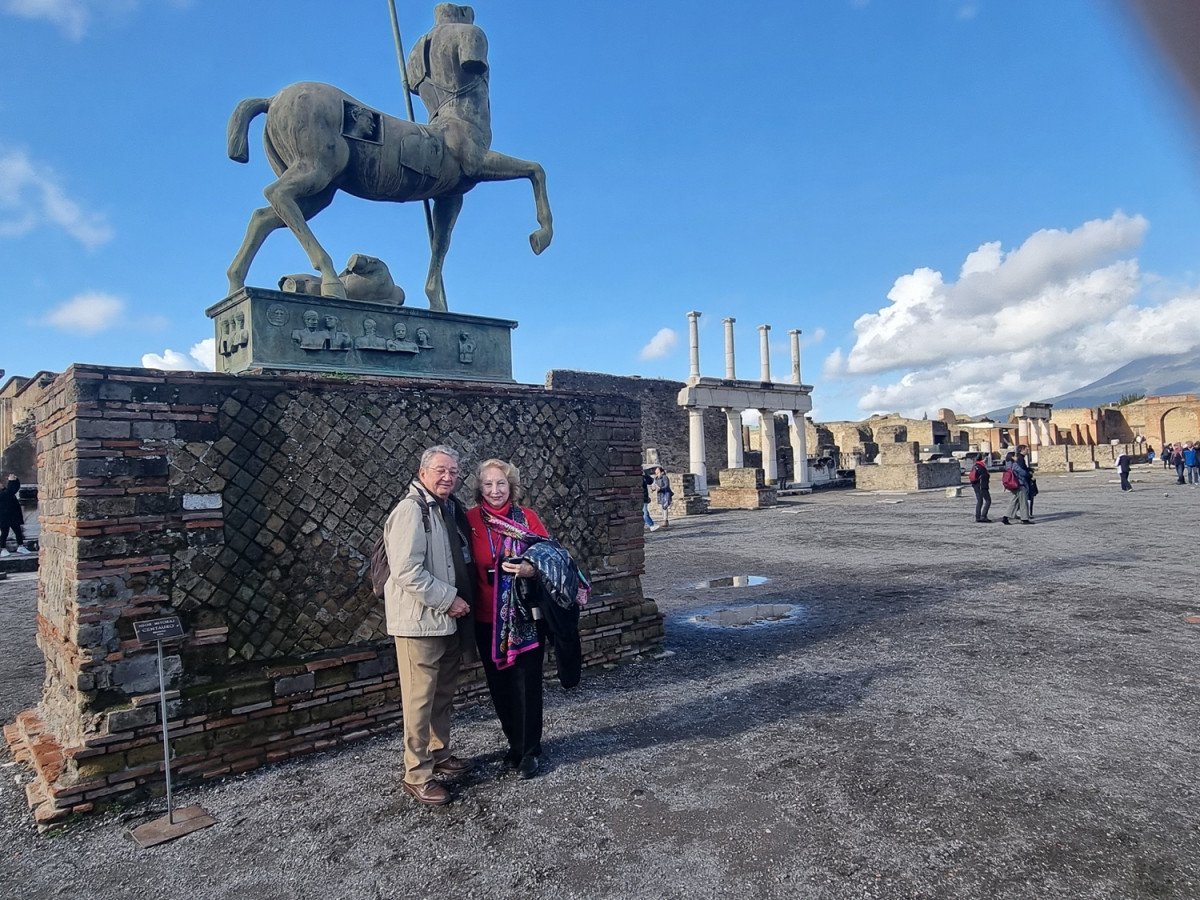 LOS AUTORES EN EL FORO DE POMPEYA