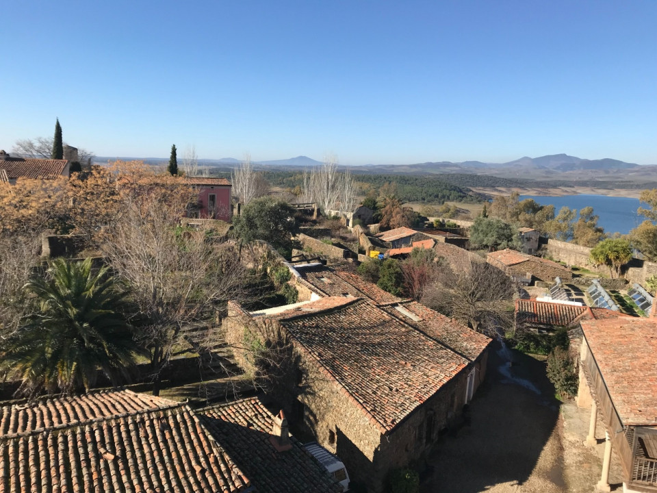Granadilla Vista desde el Castillo, con la Casa Rectoral, en Primer plano @ Susana Avila