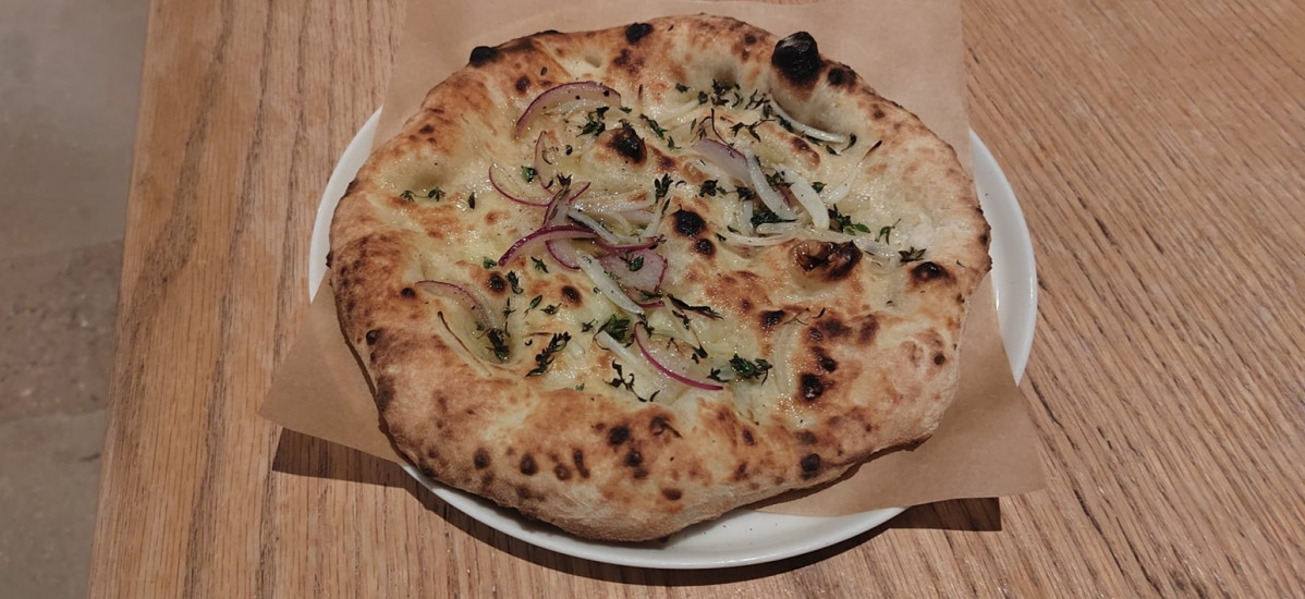 Focaccia de cebolla y tomillo  Parking pizza