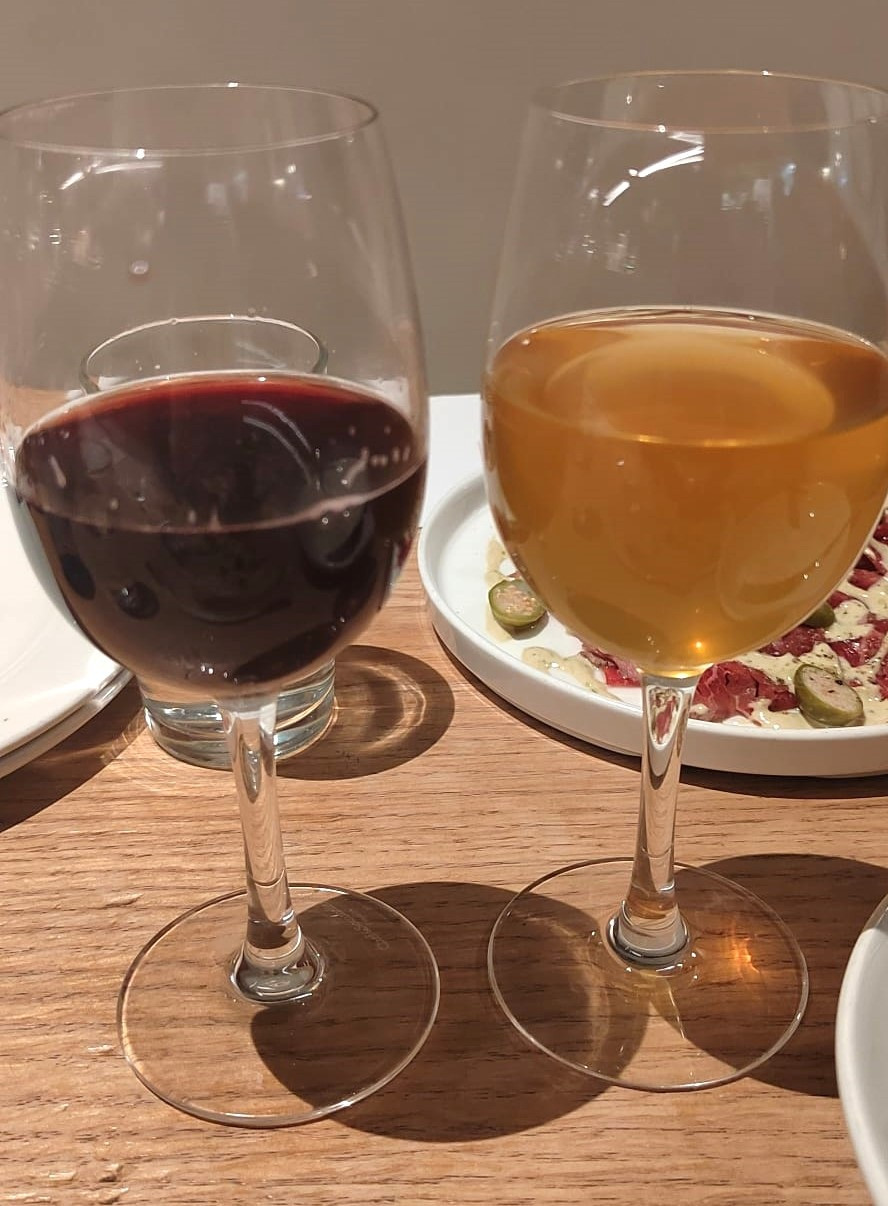 Vinos y vinilos en Parking Pizza