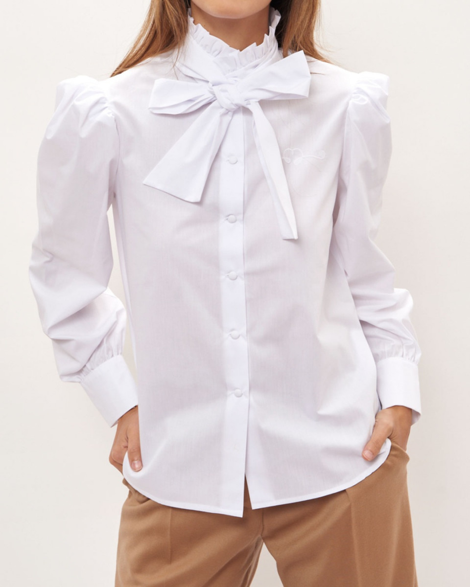 Blusa con lazo