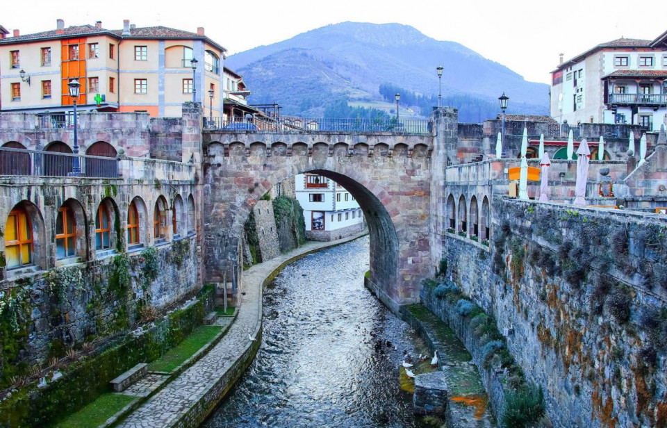 Potes, Cantabria Puente  Nuevo