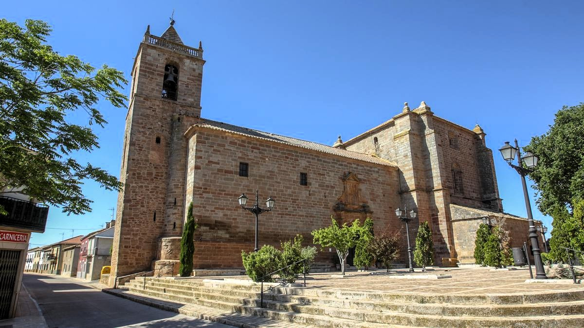 Iglesia u2018Nuestra Seu00f1ora de los Olmosu2019 de Torre de Juan Abad en Ciudad Real Foto,  Turismo de C R