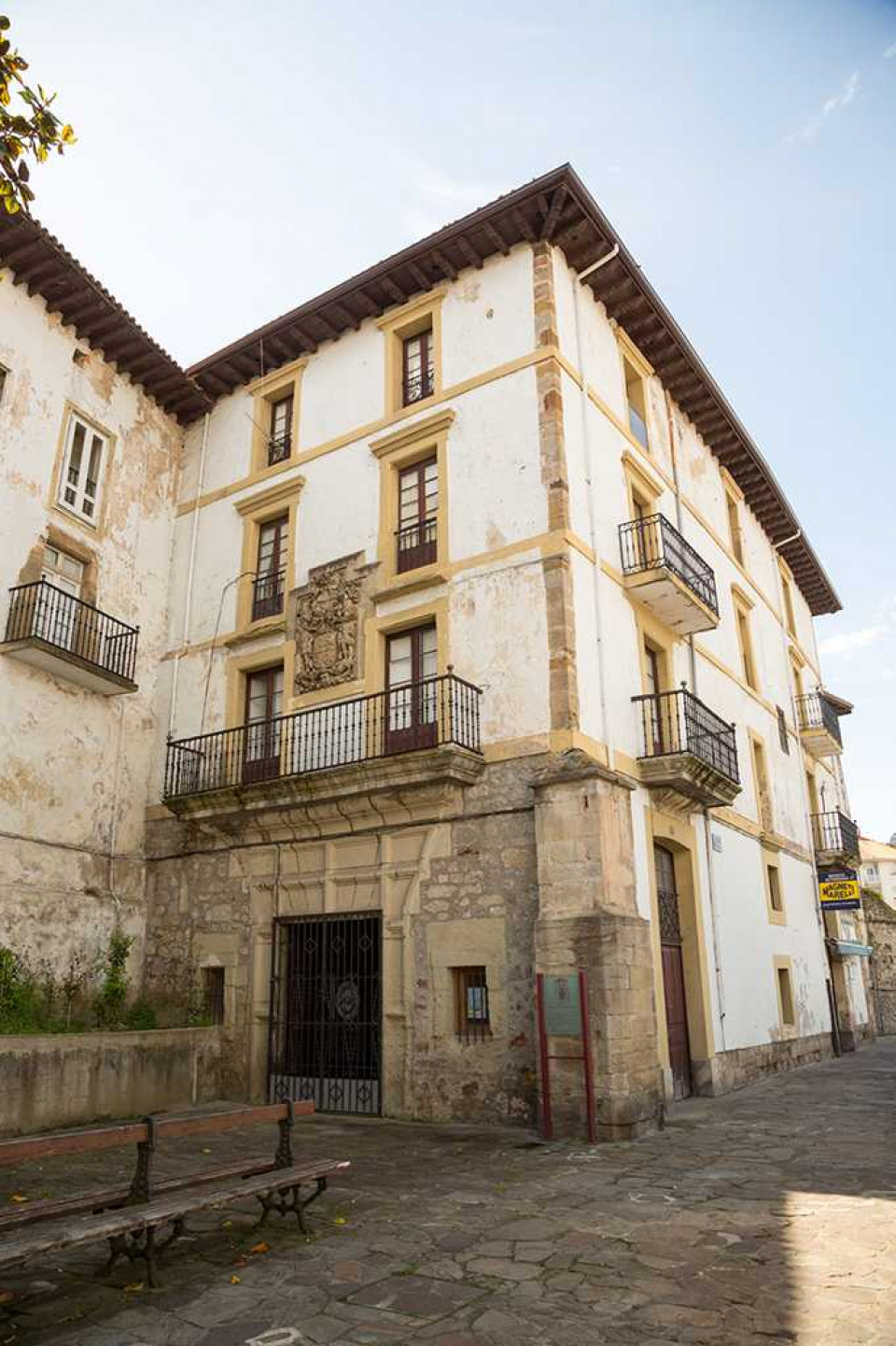 Casa del Hoyo Vélez Cachupín  Laredo