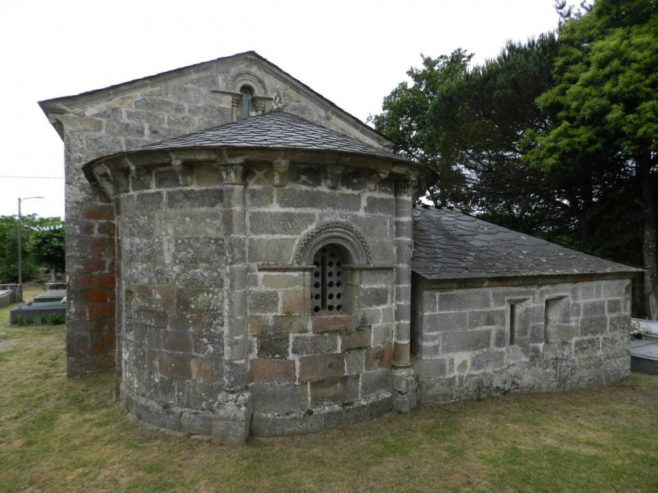 Monterroso, Iglesia de San Cristovo de Novelúa