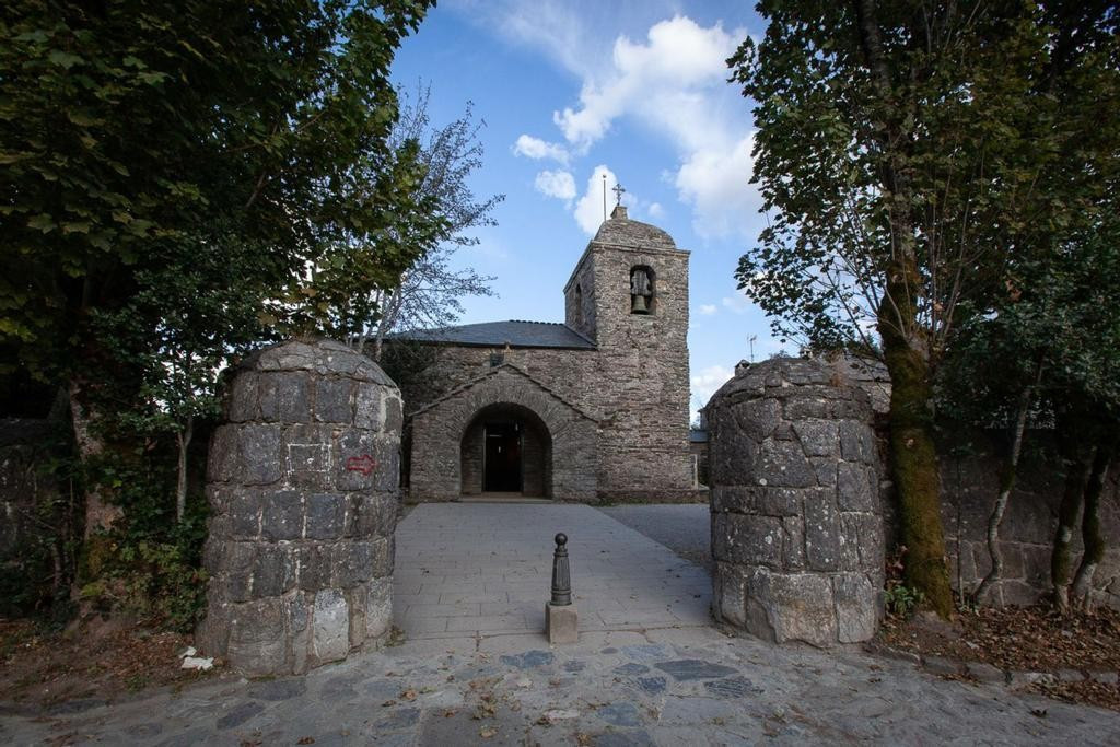 IGLESIA DE SANTA MARIA LA REAL DE O'CEBREIRO
