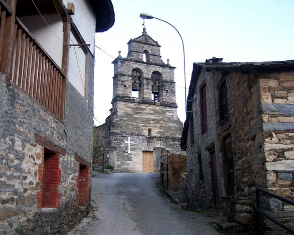 IGLESIA DE SAN NICOLAS EN TRABADELO
