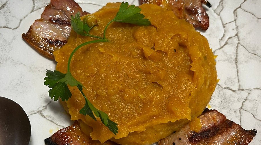 6. Cocina tradicional con las patatas revolconas