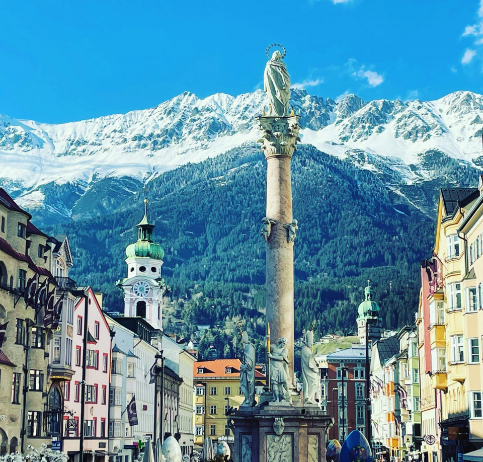 Innsbruck, La hermosa Annasäule uno de los lugares más populares
