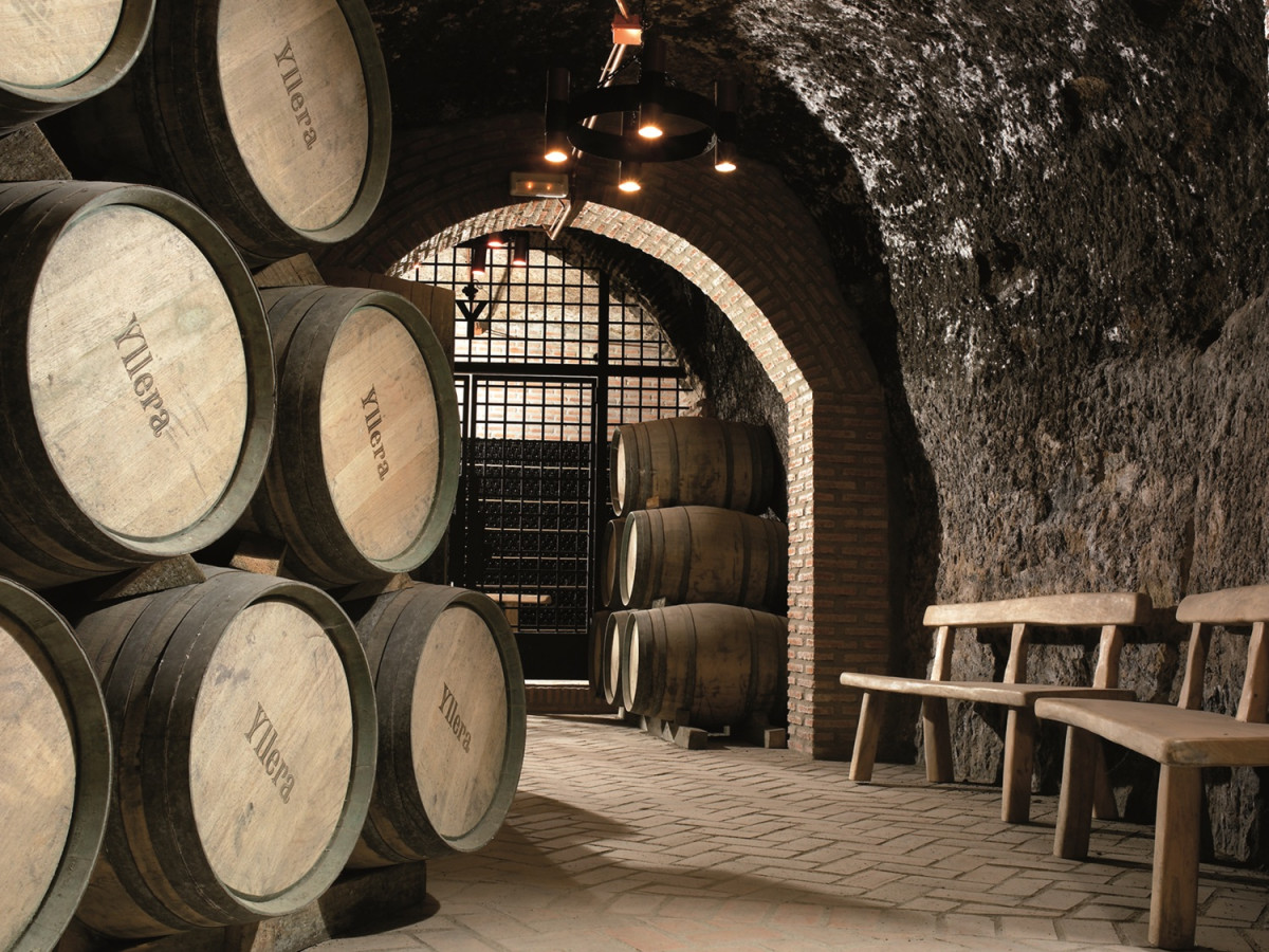 Rutal del Vino de Rueda Yllera Barricas