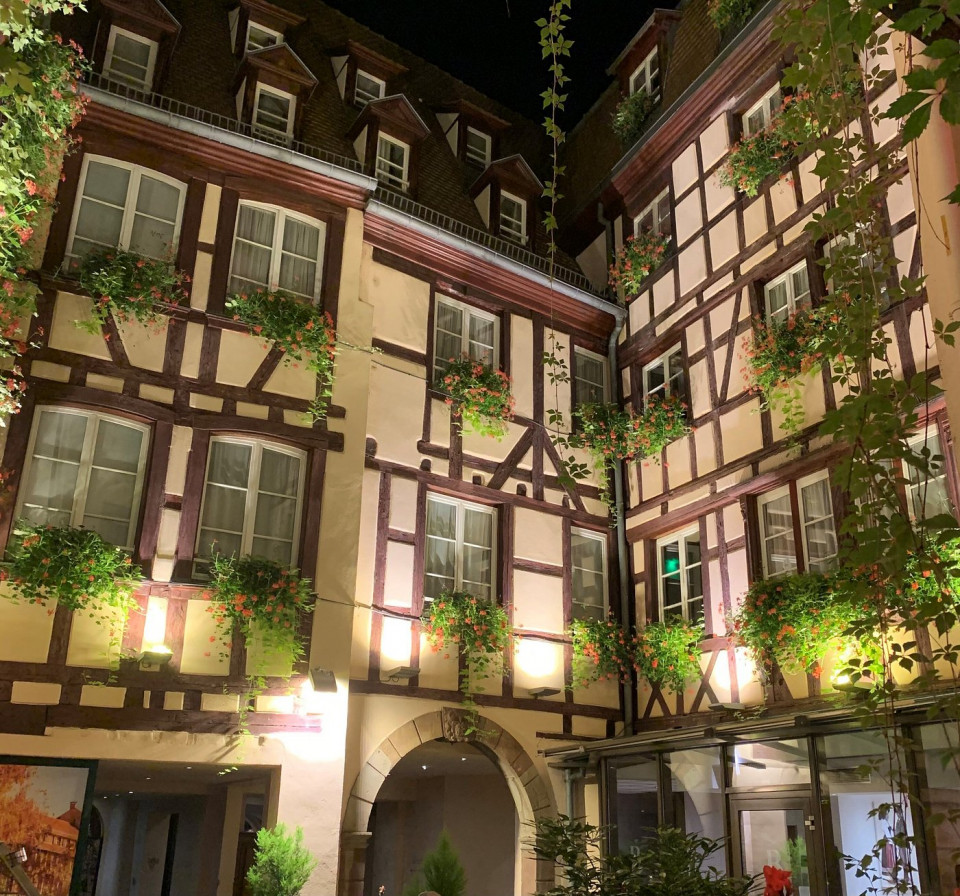 Hotel Beaucour  Patio Interior