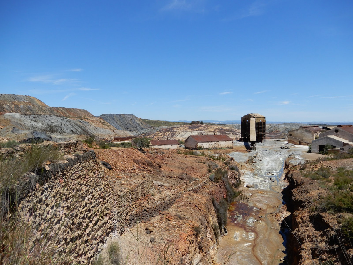 Instalaciones mineras abandonadas, Minas La Zarza y El Perrunal, Huelva