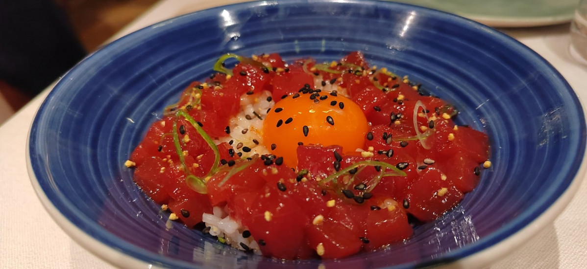 Chirashisushi de lomo negro   Lobito de mar