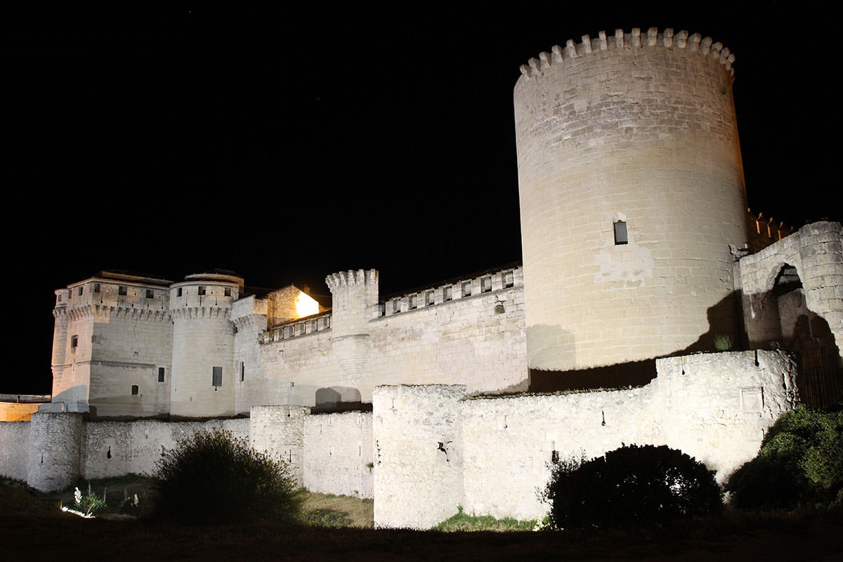 Cuellar castillo de cuellar nocturno Segovia 
