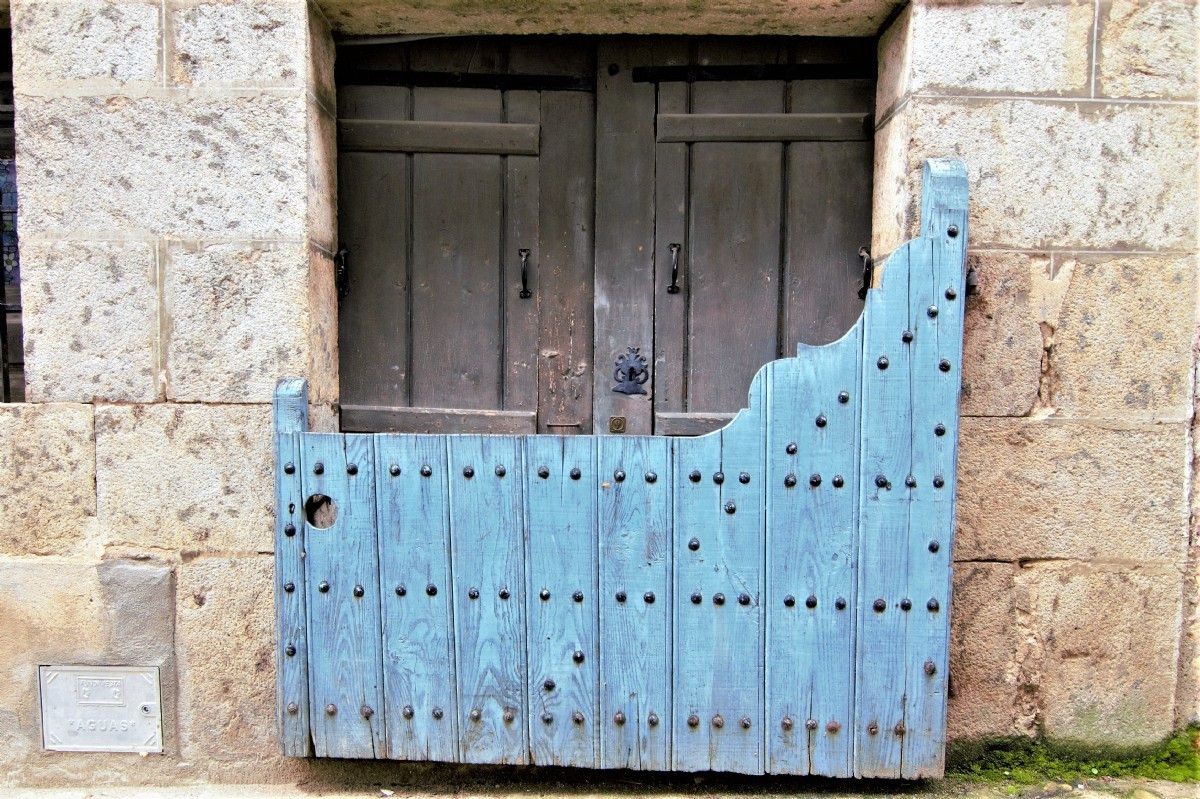 Batipuerta pintada de azul en candelario 56963 xl