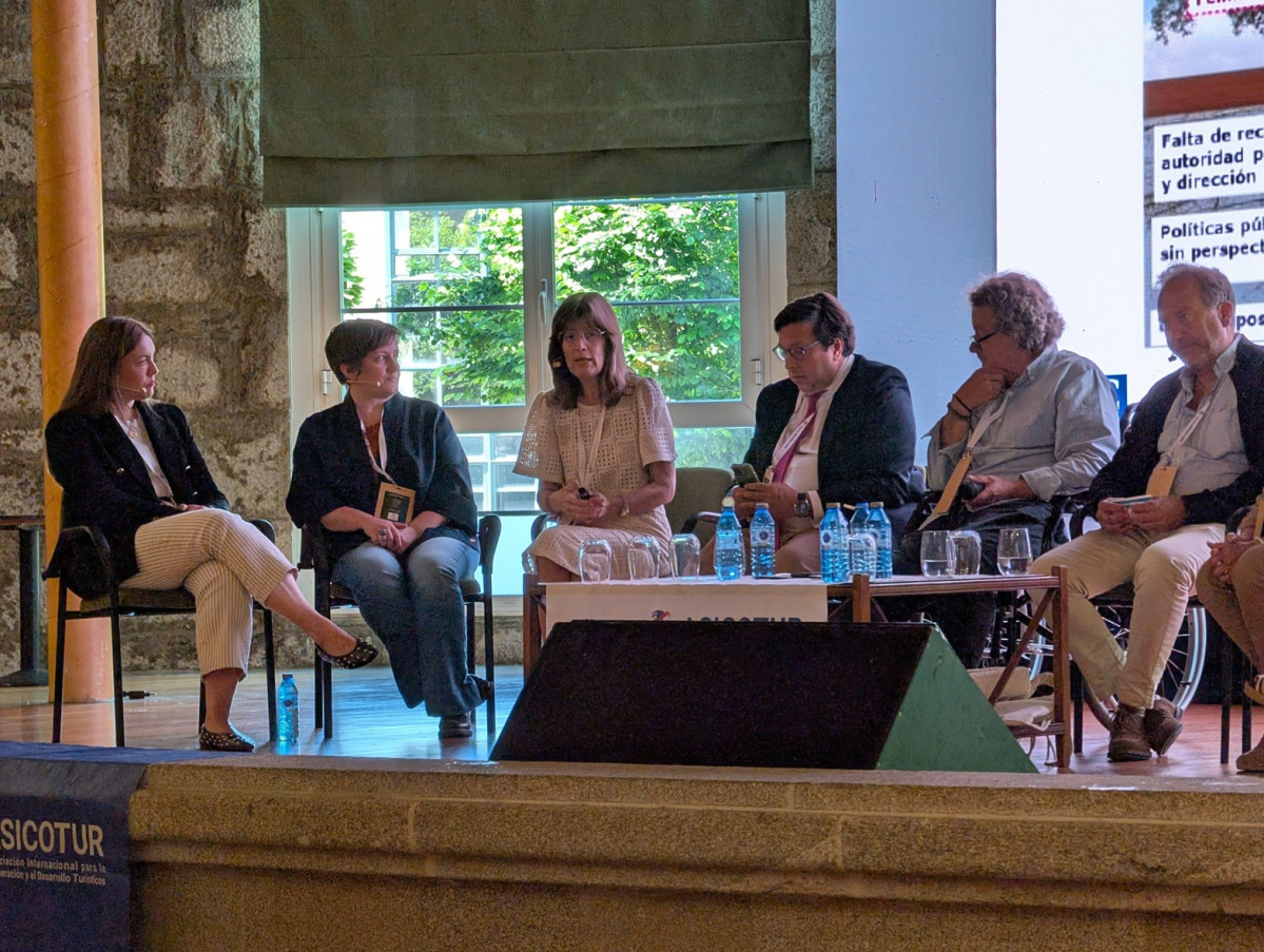 MESA REDONDA EN CONGRESO TURISMO