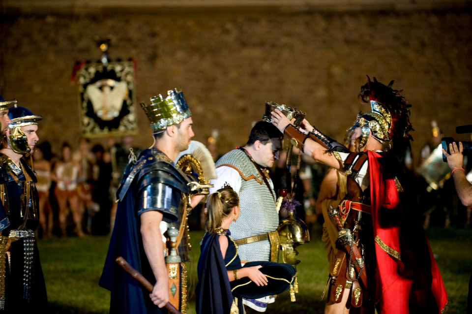 CARTHAGINESES Y ROMANOS