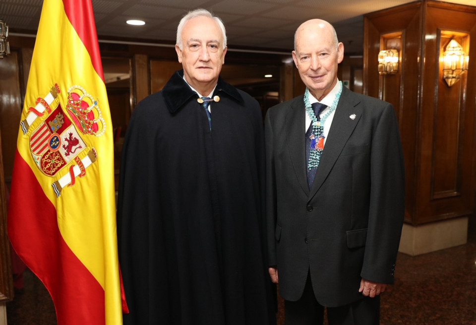 El nuevo presidente, de la M.S.M.N.O. Don Arturo Espejo Valero  y el Ex presidente Don José Luis Pardos Aldea