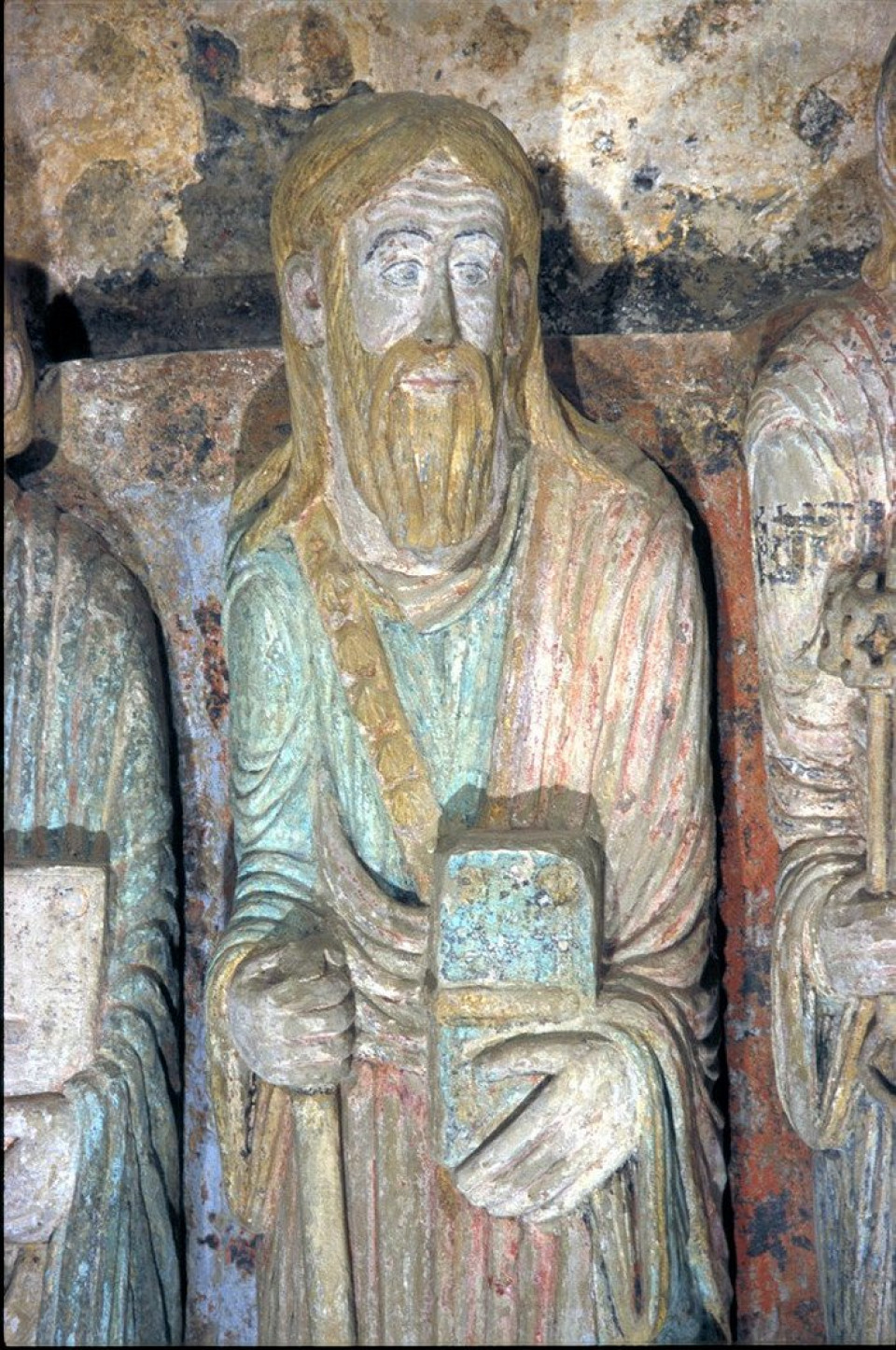 Estatua de Santiago en la iglesia de Santa María de Mimizan