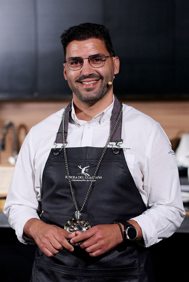 Carlos Vivas, sumiller campeu00f3n de Extremadura y catador oficial de la DOP Ribera del Guadiana