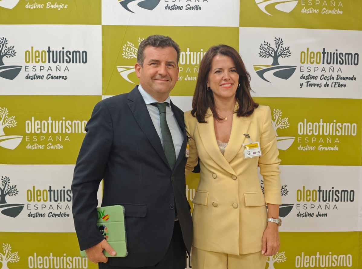María Jesús Pelayo García,  Vicepresidenta 1ª Responsable del Área de Impulso Sociocultural y Turístico de la Provincia y Ricardo Chamorro Diputado del Congreso de los Diputados de España