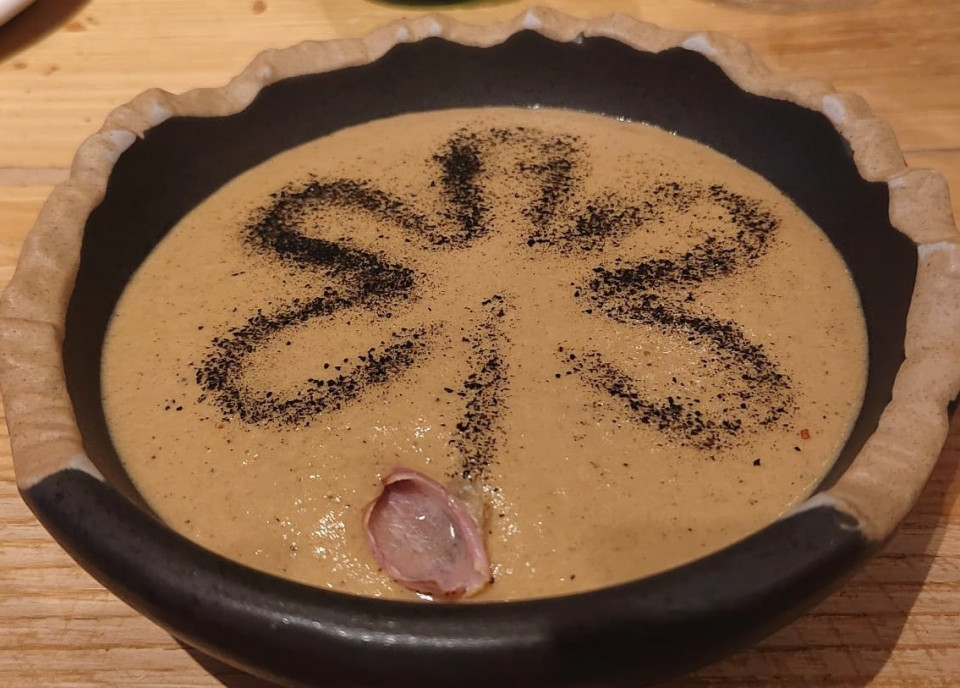 Crema de cebolla ancestral con la estrella verde de L´Algadir