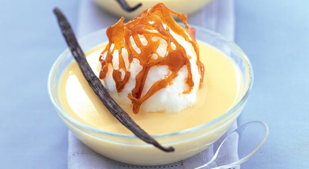 Isla flotante postre
