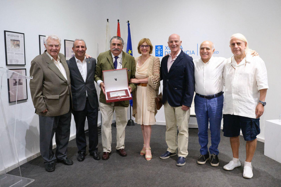 Representantes de Diversas Asociaciones Gallegas con Manolo Seixas
